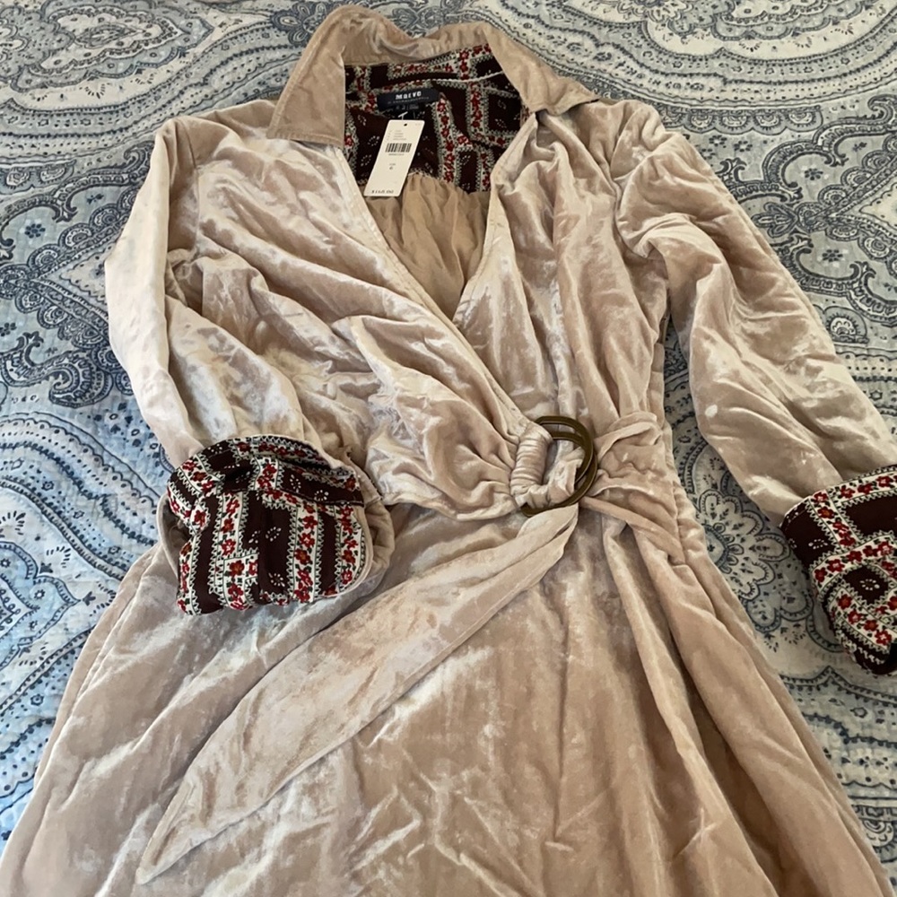 Dress - Picture 2 of 3
